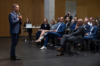 Bild 9 / 135