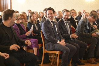 Bild 2 / 105