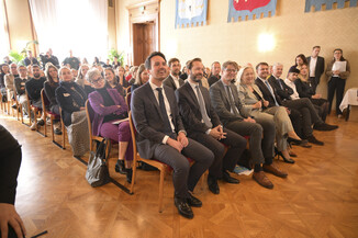 Bild 4 / 105