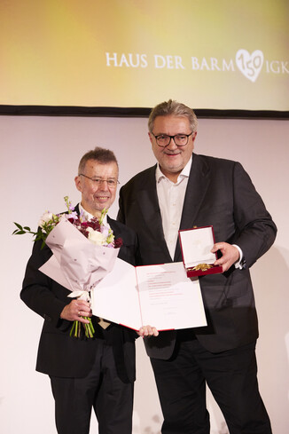 Bild 9 / 389