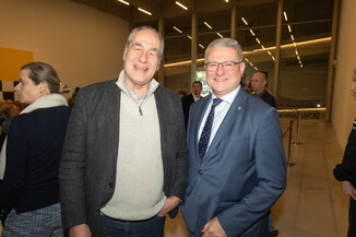 Bild 12 / 76