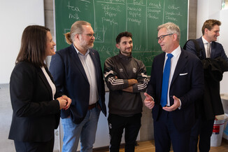 Bild 17 / 106