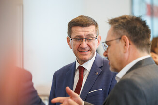 Bild 11 / 145