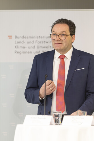 Bild 10 / 63