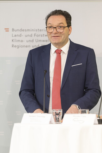 Bild 12 / 63