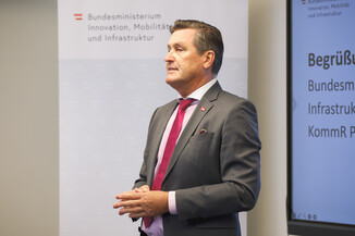 Bild 4 / 48