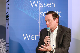 Bild 27 / 45