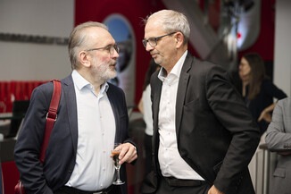 Bild 11 / 210