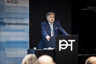 Bild 42 / 157