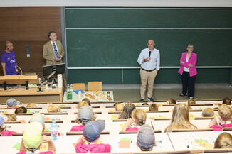 Bild 12 / 47