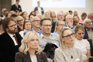 Bild 15 / 77