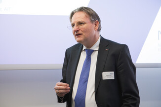 Bild 10 / 57