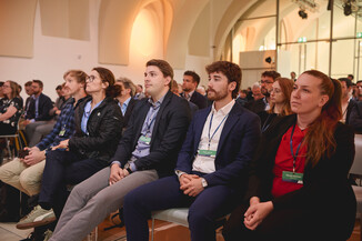 Bild 153 / 469